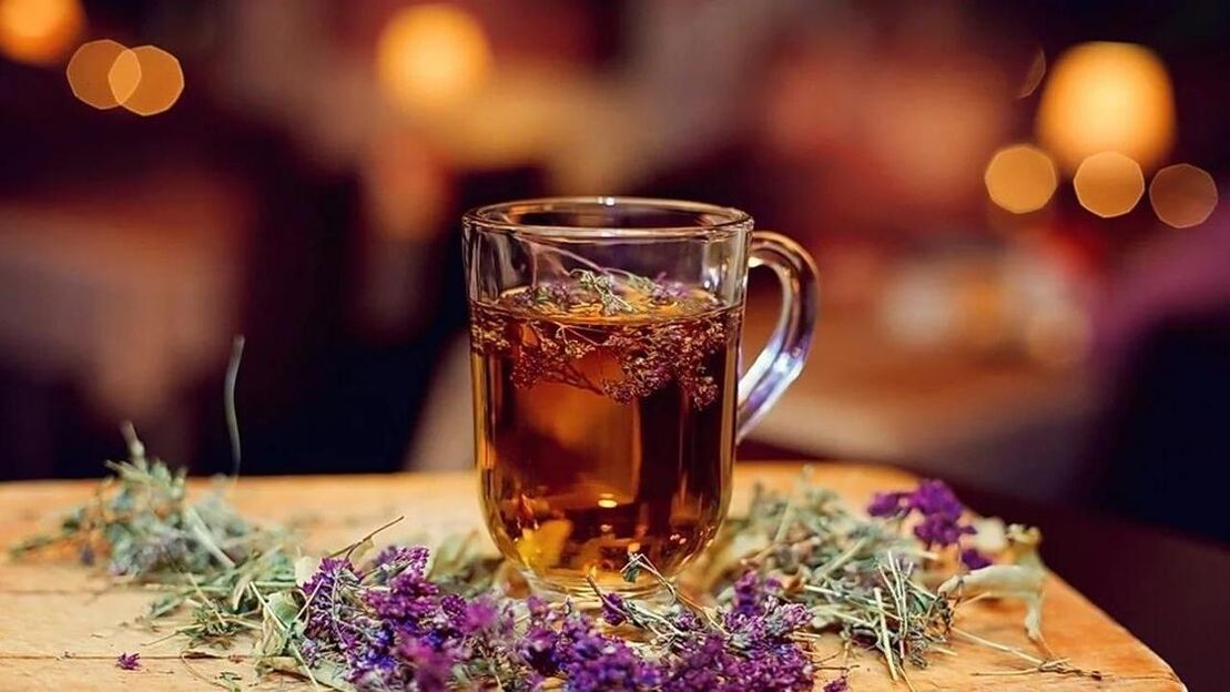 A decoction of healing fireweed tea protects a man from inflammation